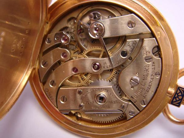 梅強年免費為你鑒定名錶真偽