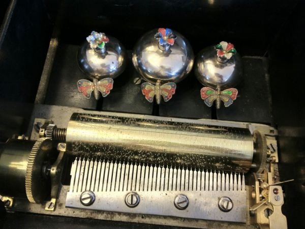 歐洲古董座鐘及音樂盒