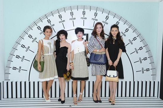 設計新穎的花生騷