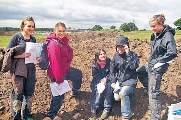 港青考古夢 尋找過去的故事