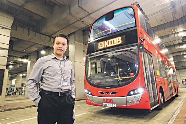 80後由低做起 8年升至九巴襄理