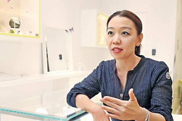 貨品可試易換 港O2O營銷佔優