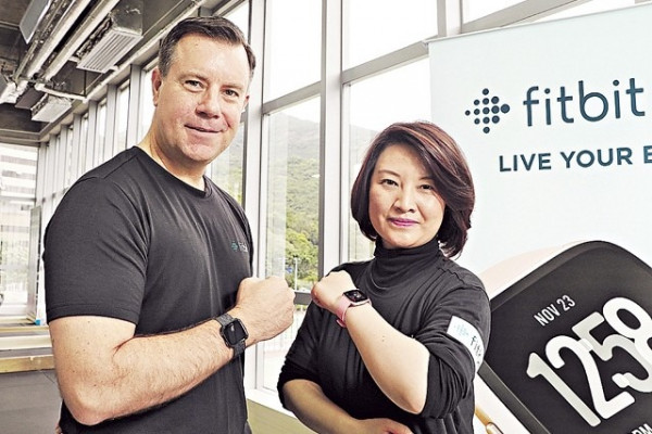 Fitbit新穿戴裝置 吸女性兒童客源