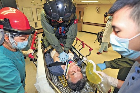 挑戰蚺蛇尖暈倒 行山男斷魂