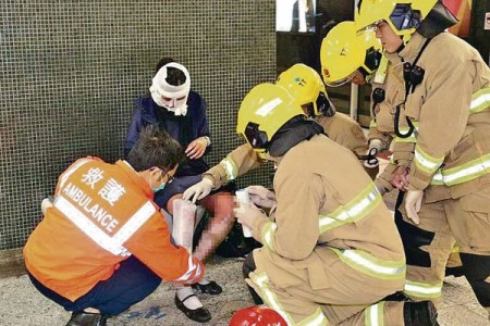 港鐵縱火案3人危殆 全城為15歲女生打氣