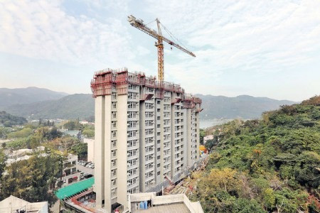 新居屋首日收1800申請 畢業生願住梅窩