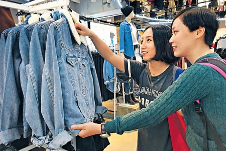 半數港人 新衫齋買唔著 社交網造就購物狂