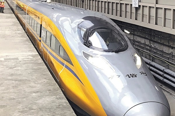 【一地兩檢】高鐵「內地區」生B 不算香港人