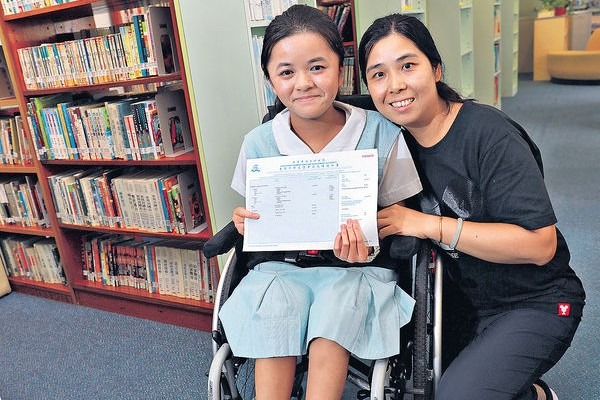 玻璃骨女考佳績 望做律師幫弱勢 玻璃骨女考佳績 望做律師幫弱勢