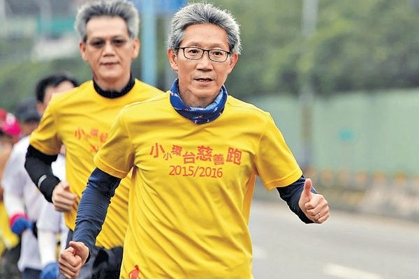 退休社工環港跑 為癌病者籌款