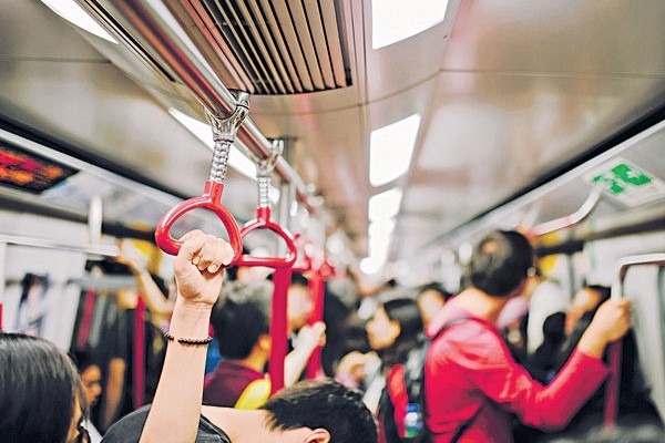 公共交通車廂 空氣差過路邊