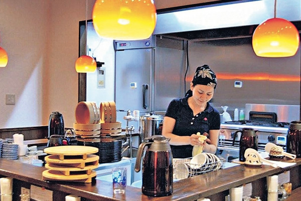 日餐廳洗碗50分鐘免費食飯 2年500人參加