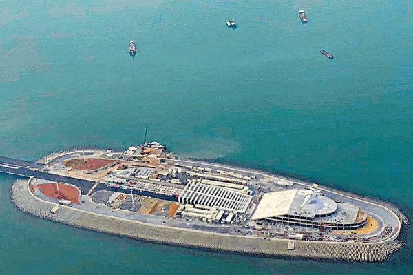 港珠澳大橋防波堤「崩角」 管理局︰特殊設計具防護作用