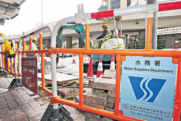 屢爆水管乏跟進 水務署嘥水