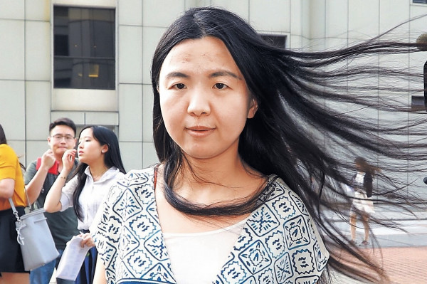 涉庭內拍攝 女子與法官舌戰