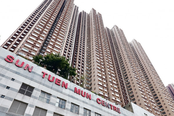 【3屍命案】23歲女疑弒父母 復吸氦氣自殺