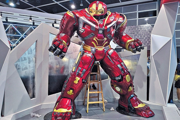 動漫節揭幕 Marvel巨型人偶吸客