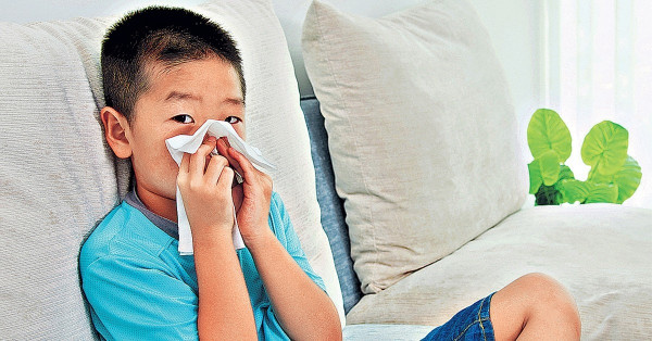 近3成有痛症 學童脊骨錯位 可致鼻敏感