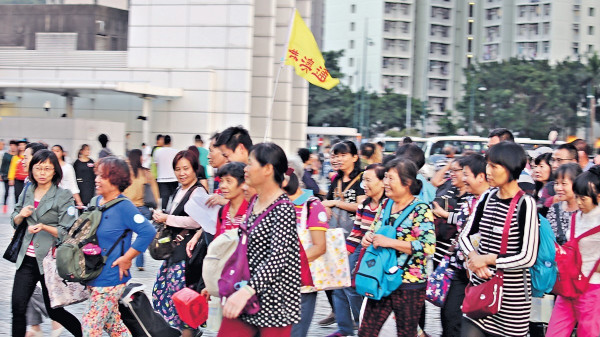 大橋團疑黑工帶隊 港府促內地出手