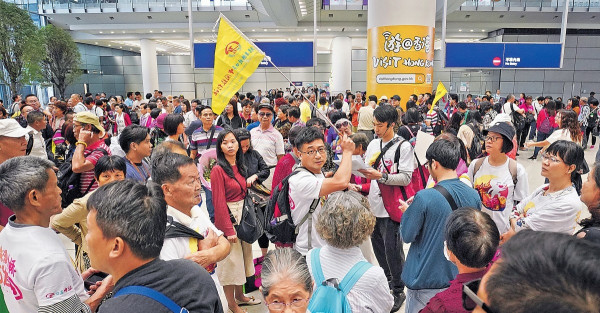 港珠澳橋勁吸陸客 內地訪港團急升