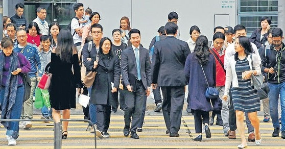 黃友嘉籲勿因市況 憂心強積金