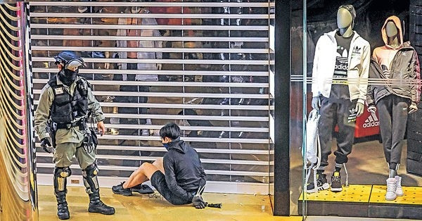 須符特定條件 警方上訴得直毋須手令可查疑人手機