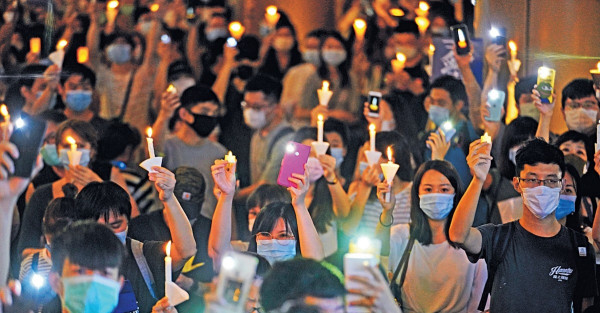 警方禁集會 燭光遍各區 六四31周年 市民照悼念