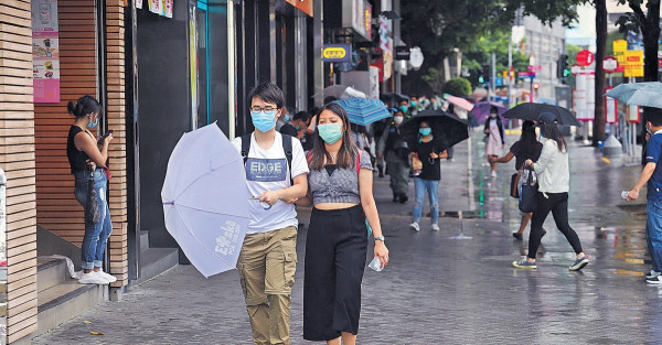 林超英：冷暖空氣對碰致暴雨 部分地區水浸嚴重