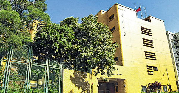 楊潤雄：《榮光》屬政治宣傳 校園禁唱 允學生演奏 香島中學教師不獲續約