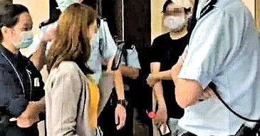 涉逼男網友「舐鞋底」兼直播 3男女被捕