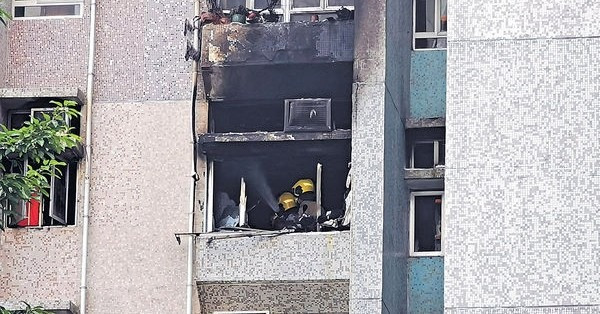 疑雜物堵門礙逃生 葵涌奪命火 1死4傷