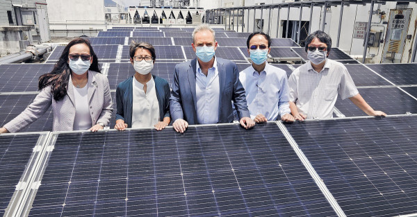 科大鋪8000太陽能板 年產300萬度電減1500噸碳排放