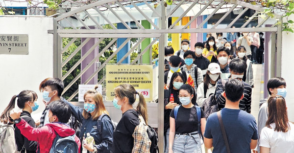 課程檢討小組倡高中通識維持必修 課本納送審機制