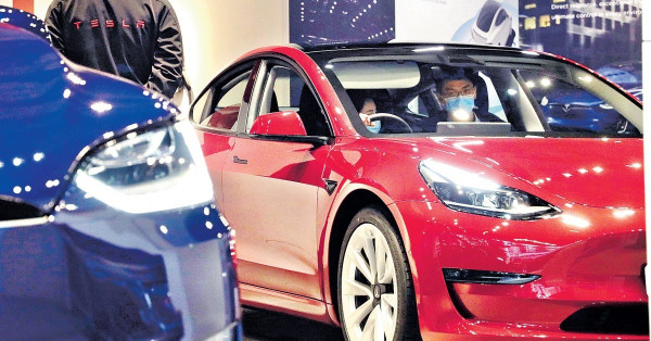 電動車私樓充電位 4年內擬增至15萬個 油站研轉型電站