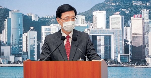 2019起數十文章籲制裁 《蘋果》5高層涉違國安法被捕 買報紙是否違法要看意圖
