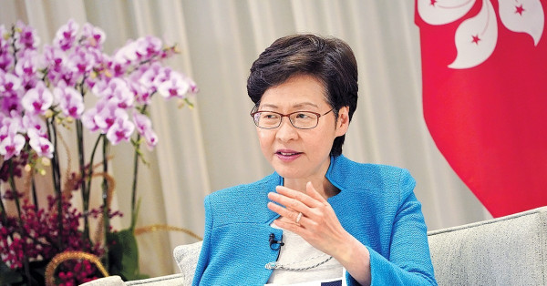 傳通關日限千人 1宗本地確診即熔斷 林鄭：商務恩恤優先 過關要裝內地健康碼