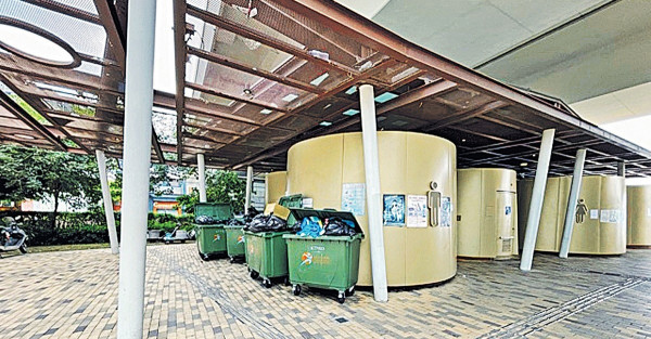 觀塘海濱公廁 金碧輝煌變臭廁 舊公廁抽風系統有播毒風險