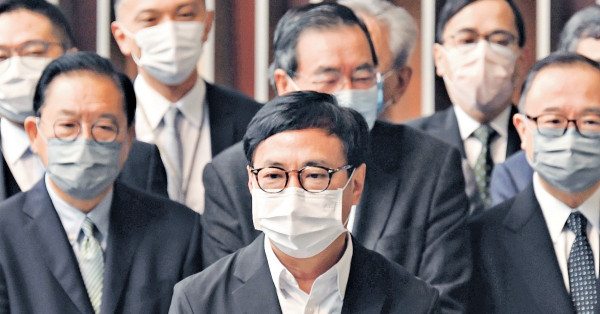 孫東籲習慣議會上普通話發言 唯一非建制狄志遠：黃藍對決成歷史