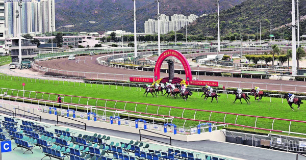 馬場閉門賽 投注額逾18億創新高 車公廟逾1.6萬人次祈福遜去年