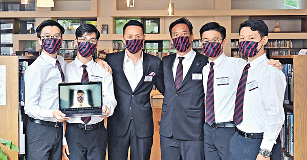IB放榜港誕93狀元 體會繁榮背後 男拔留港生決從醫