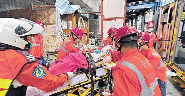 一日兩宗奪命工業意外 尖沙咀塌30條鋼筋擊斃男工 大埔壓路機壓死人