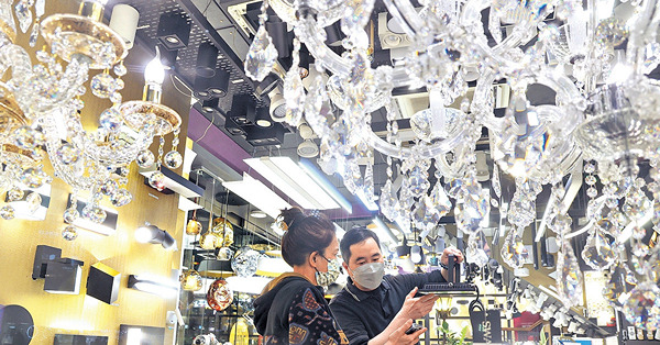 電費按年激增 中電加19.8%港燈加45.6% 3口家每月多付約77及170元