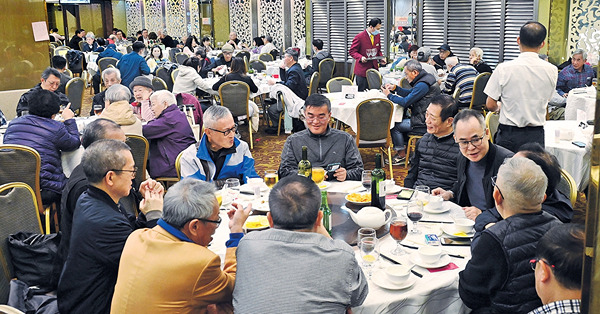 外賣盆菜銷情佳 日式和牛海鮮料賣500盆 經濟差寧午市飲茶提早做冬