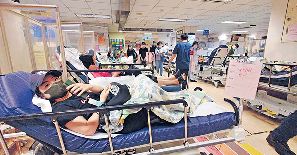 東區醫院候檢婦倒斃殘廁 院方︰定時巡查 求助鐘正常