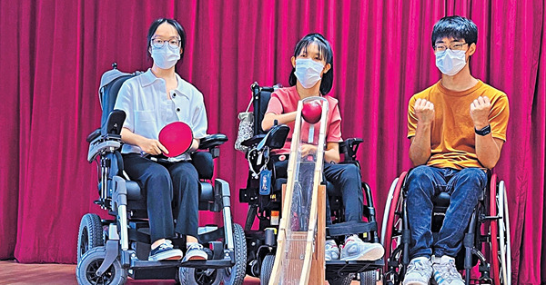 傷殘港隊3將克服障礙 文武雙全齊入U 肌萎男生喜獲21分 誓於社會「站起來」