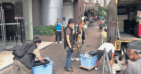 國安處拘2男搜屋 涉612基金支援逃亡人士