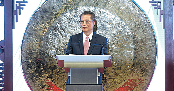 陳茂波：減股票印花稅 無助提振股市 恐削投資信心適得其反 學者：引述數據欠公允