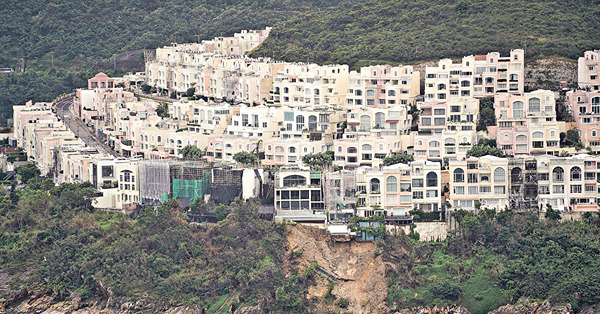 紅山半島塌泥 1屋僭建 先保安全後追究