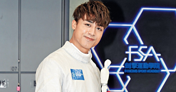 爆肌內褲廣告掀熱話 AK@MIRROR自評身材僅70分