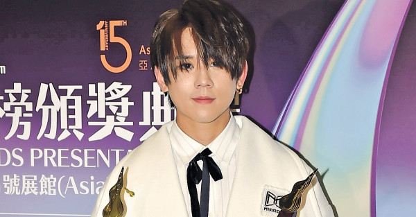 蟬聯「我最喜愛的歌曲大獎」 姜濤憶故友台上爆喊